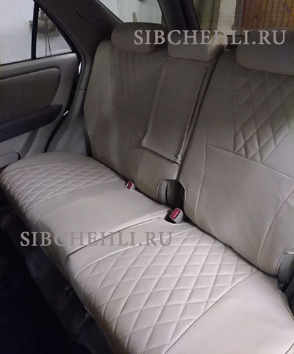 Чехлы на задние сиденья Lexus RX300 из бежевой экокожи с прострочкой Ромб.