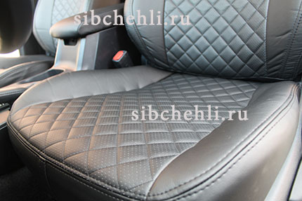 Чехлы на передние сиденья для Toyota Rav4 подшиты.